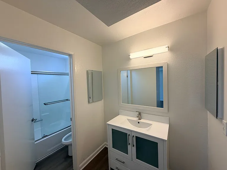 15111 Burbank Blvd — Photo 16