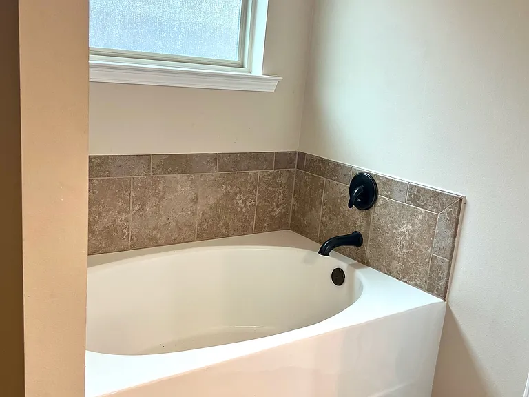 652 Northbrook Dr — Photo 13