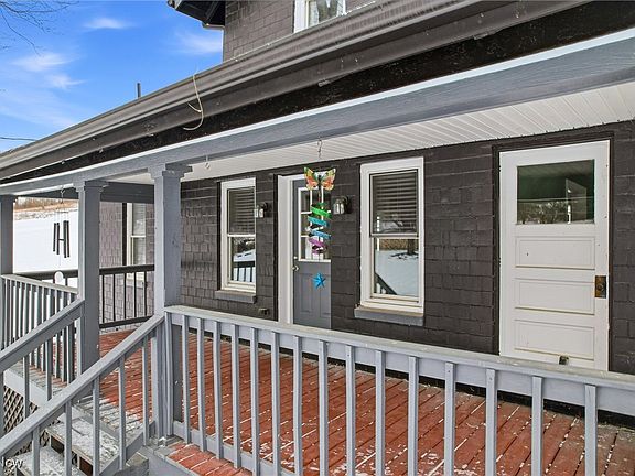 3rd image of 1032 Hartwood Rd NW