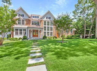 8 Greenway Dr, East Hampton, NY 11937