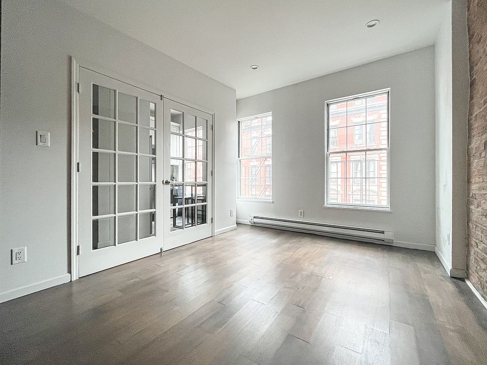 1st image of 121 Norfolk St #6