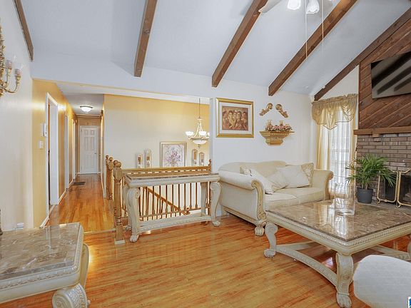 4th image of 1541 W Smithfield Ln