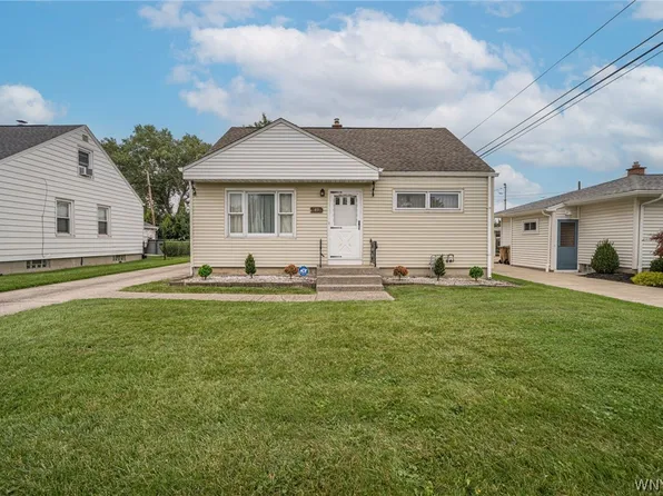 40 Petan Dr, Cheektowaga, NY 14225