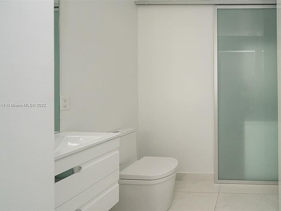 4th image of 1900 N Bayshore Dr APT 2509