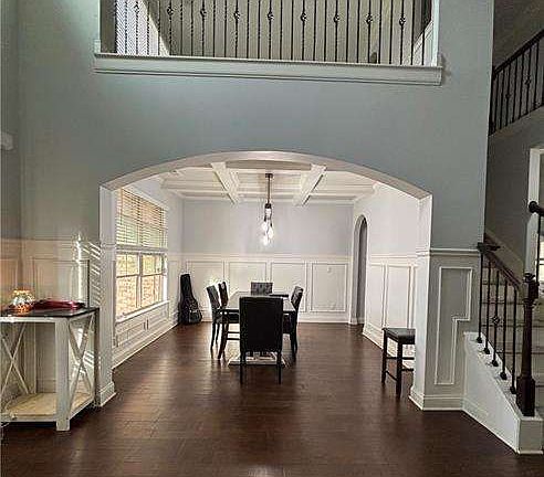 3rd image of 328 Vantage Point