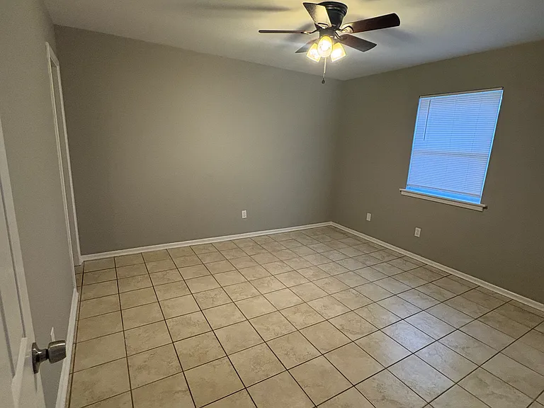 1212 Focis St — Photo 9