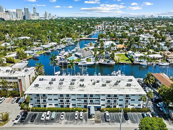 2nd image of 1475 SE 15th Street #305