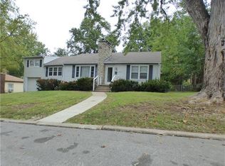 104 Southview Dr, Excelsior Springs, MO 64024