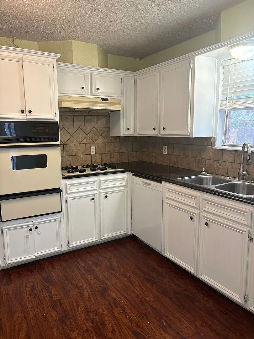 16th Place Has All The Space — Photo 4
