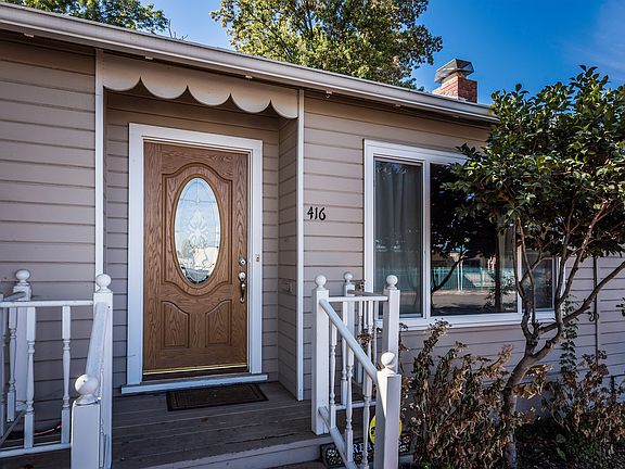 4th image of 416 Stanford Ave