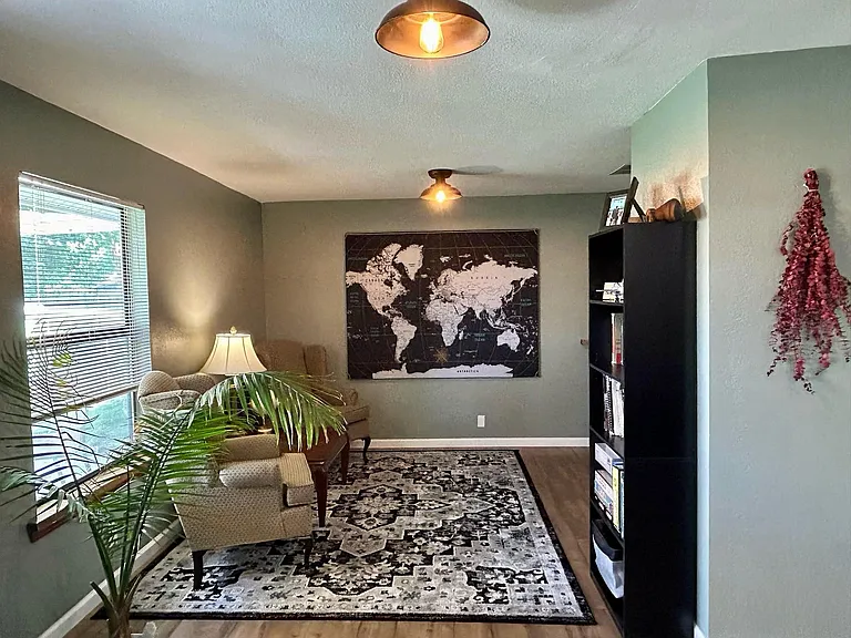2505 Franklin Dr — Photo 12