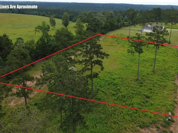 277 Tranquility Rd, Livingston, TX 77351