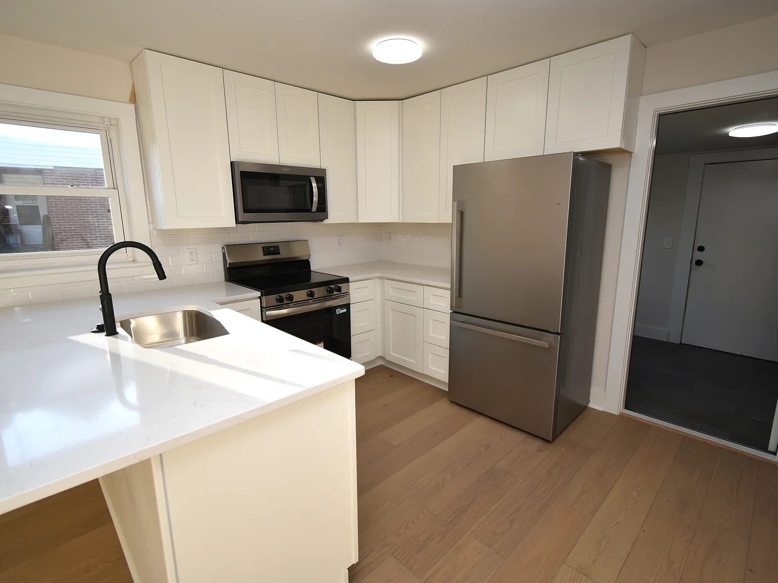 4 bed, 1800 sqft, $2,195 — Photo 4