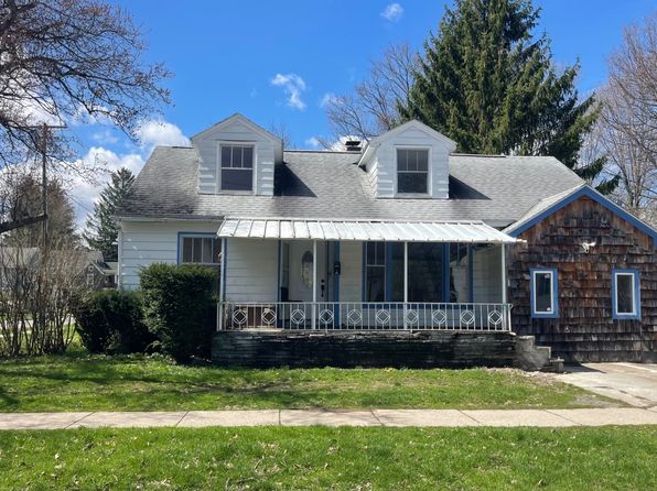 26 Grove Ave