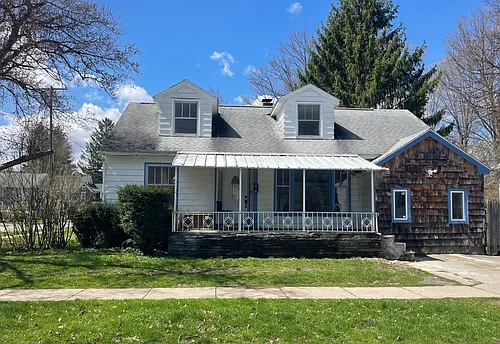 26 Grove Ave Photo 1