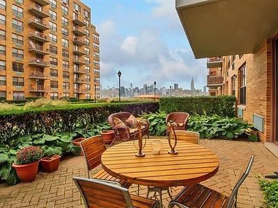 2 Constitution Ct, Hoboken, NJ, 07030
