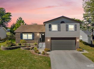 526 Heather Ln, Carol Stream, IL 60188