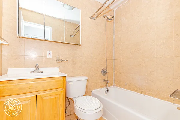 Rented by MySpaceNYC | media 8