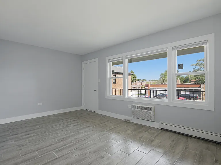 2537 S Merrill Ave #1 — Photo 5