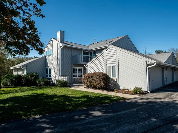 15638 W Ridge ROAD, New Berlin, WI 53151