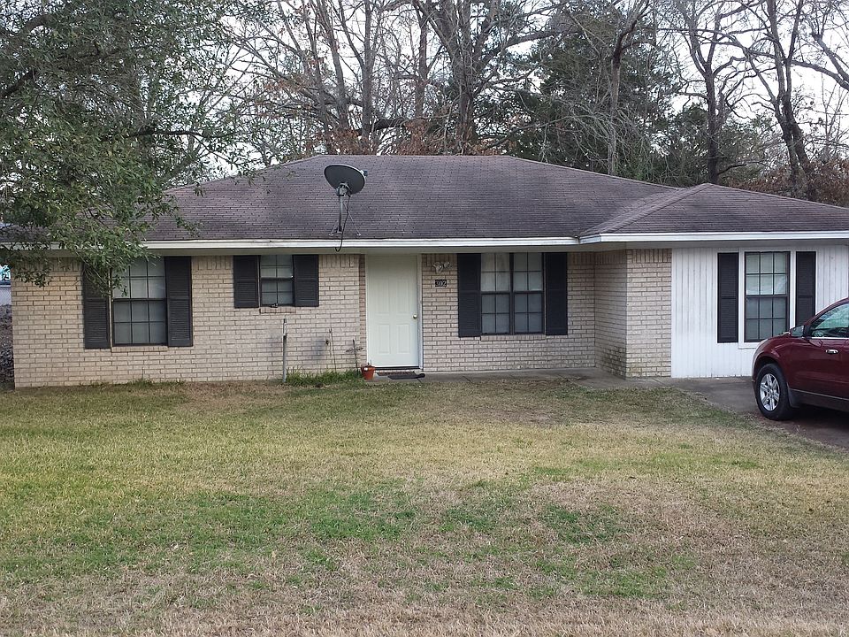 1st image of 302 Yorkshire Blvd