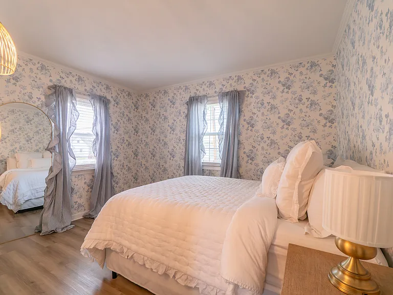 1129 Jefferson Ave — Photo 11