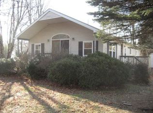 93 Hewitt Rd, Mystic, CT 06355