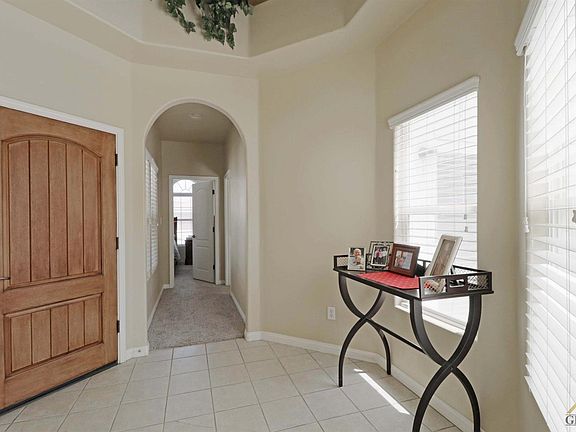 4th image of 319 Villa Elegante Dr