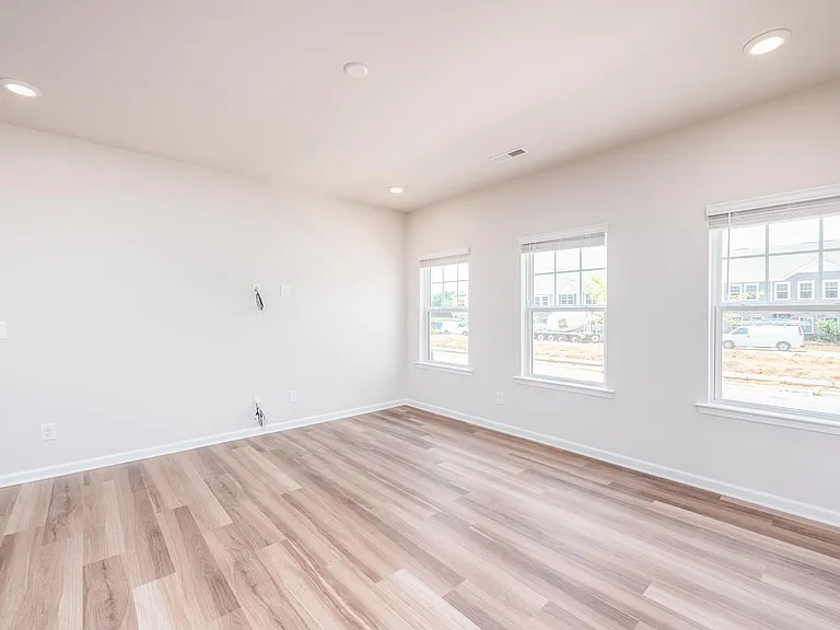 310 Planters Pl — Photo 5
