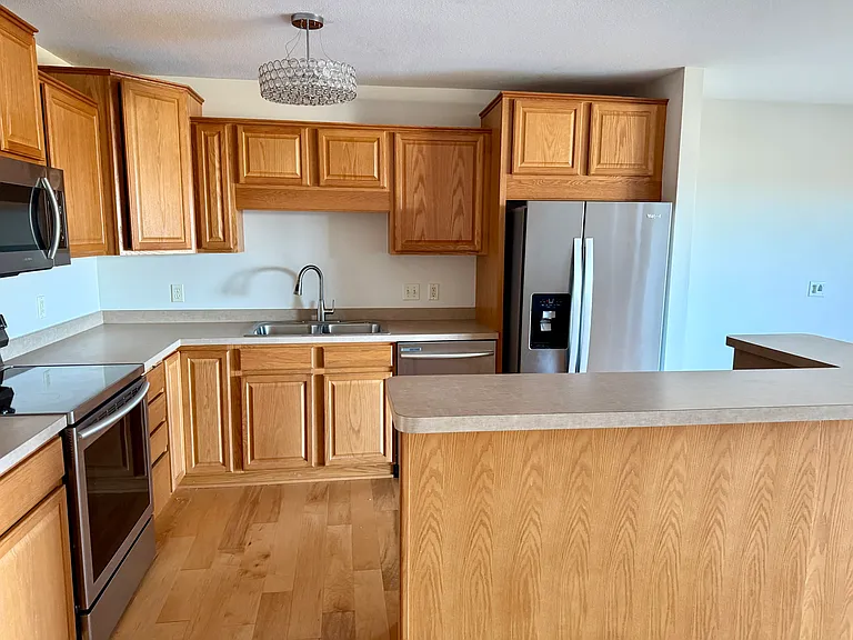 616 Shardlow Ln NE — Photo 5