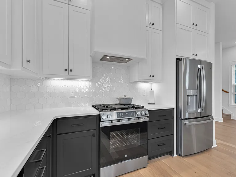 2047 E Little Crew Dr — Photo 9