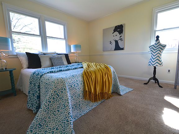 5th image of 114 Nichols Manor Dr