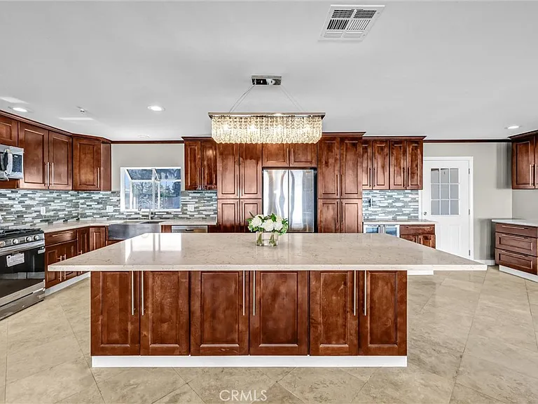 2751 San Carlos Ln — Photo 10