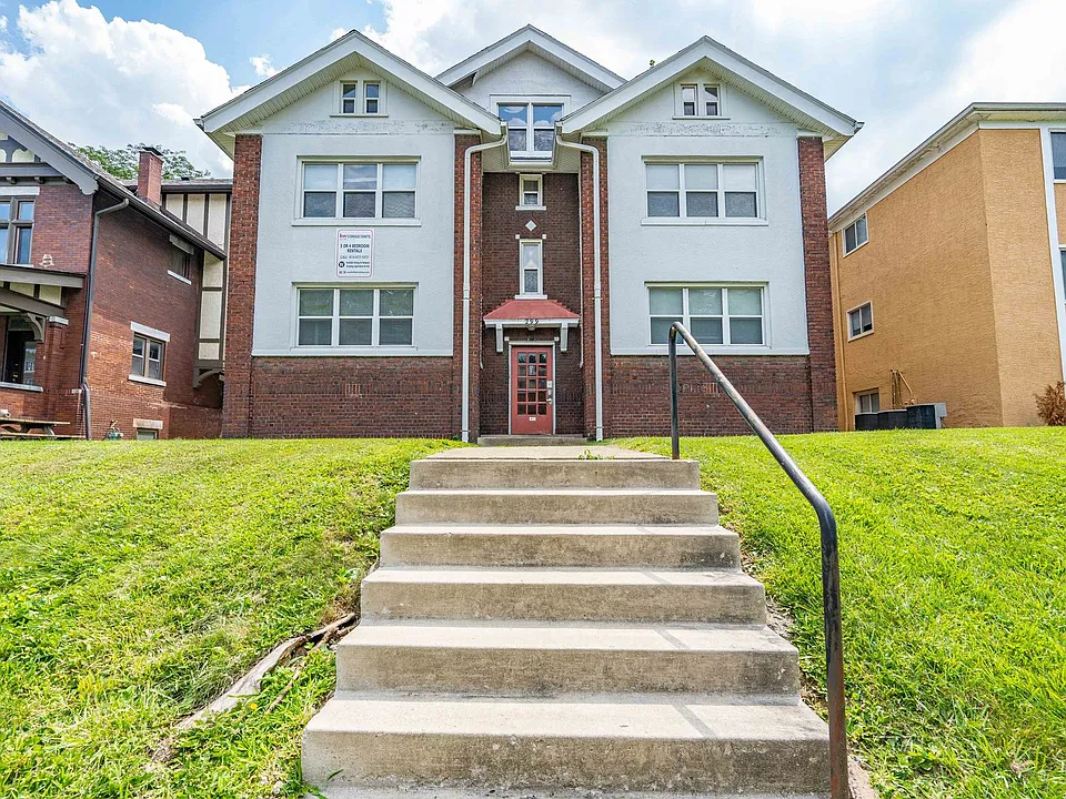 299 E 15th Ave