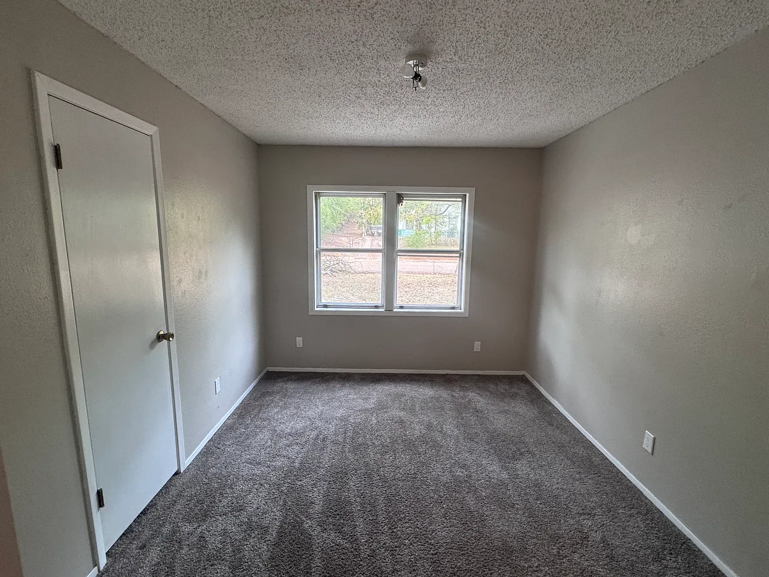 3 bed, 1248 sqft, $1,000 — Photo 3