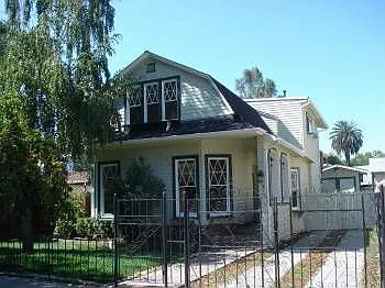 815 Elm St photo 1
