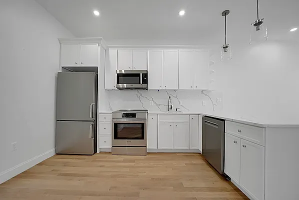 Rented by Compass | media 22