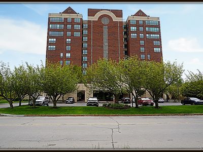 407 Admirals Walk, Buffalo, NY, 14228