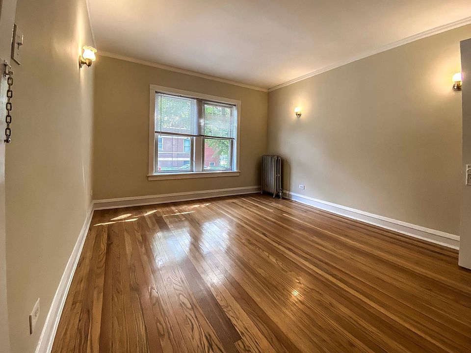 1st image of 2100 W Ainslie St APT 1W