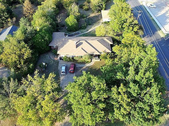 3rd image of 2601 Guilford Ln