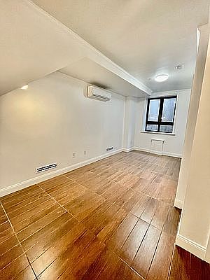 4th image of 84 Chauncey St #1N