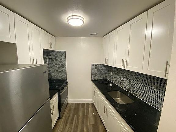 3rd image of 922 Bronx Park S #A4
