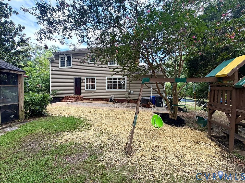 2nd image of 3670 Hemlock Rd