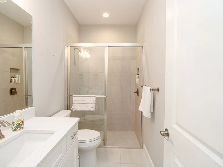 9423 Terresina Dr — Photo 23