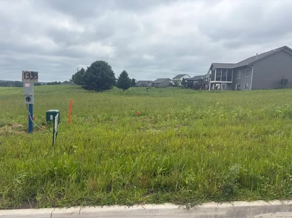 1333 E 29th St, Norwalk, IA 50211