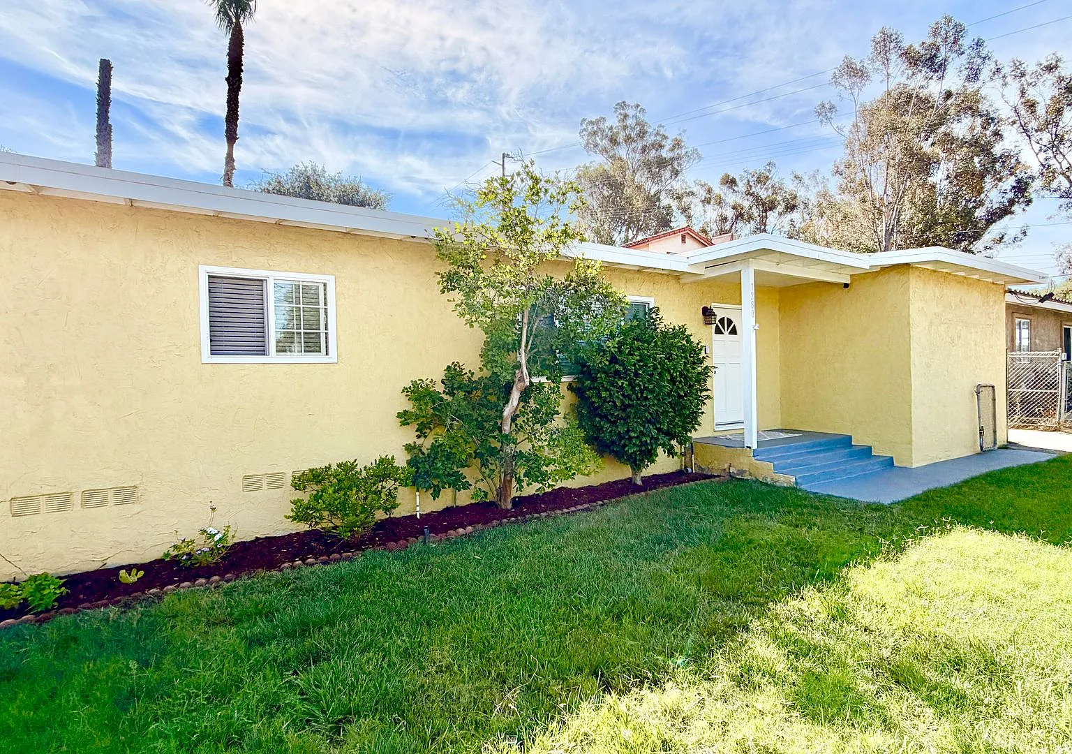 Sweet Single-Story with Private Yard Space and Off-Street Parking, Minutes to Downtown Fallbrook ... — Photo 1