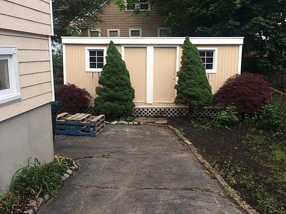 2nd image of 40 Oakland Ave