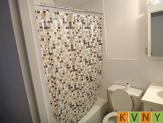 Rented by KVNY Soho | media 12