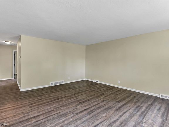 3rd image of 4267 Bentley Dr