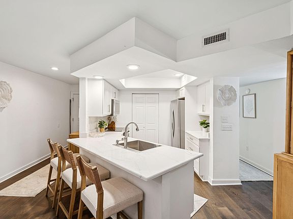 4th image of 407 Yacht Harbor Ct